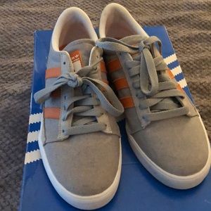 Adidas Men’s Sneakers Size 9